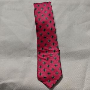 Andhurst Bright Pink Fuchsia with Diamond Medallion Silk Neck Tie